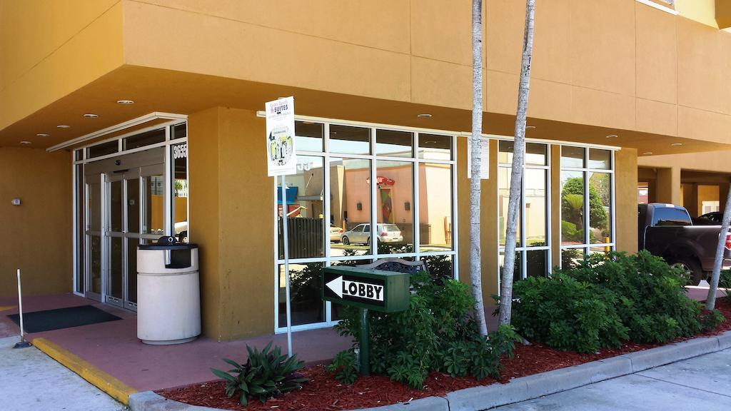 Cocoa Beach Suites Hotel Eksteriør bilde